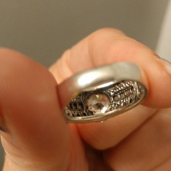 PRETTY VINTAGE FAUX DIAMOND RING 💎 - Picture 7 of 8